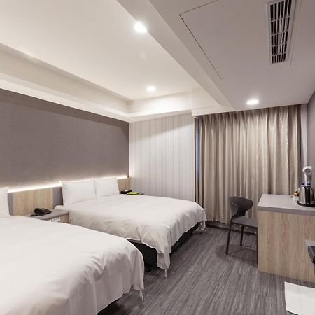 Kiwi Express Hotel - Zhongqing تايتشونغ المظهر الخارجي الصورة