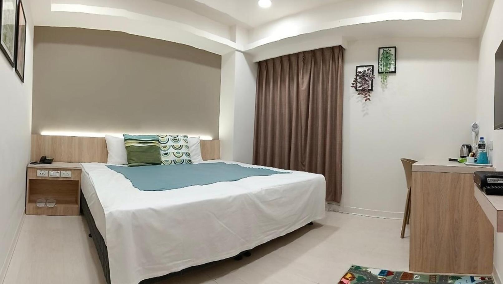 Kiwi Express Hotel - Zhongqing تايتشونغ المظهر الخارجي الصورة
